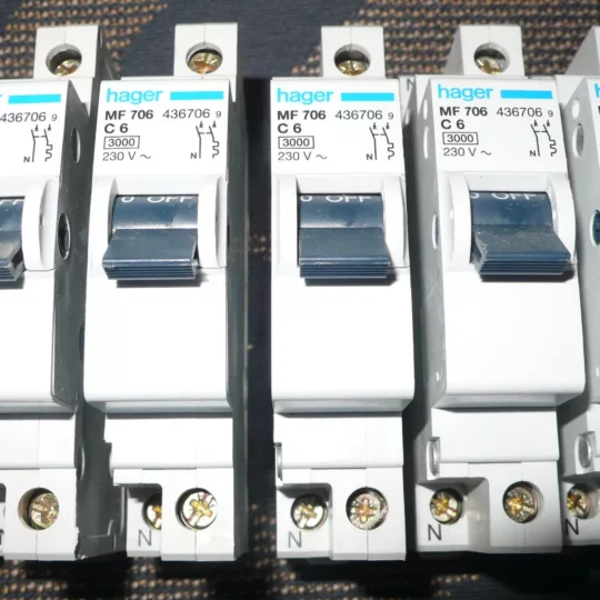 DISJONCTEUR 3KA 1POLE+NEUTRE 6A (C) MF706 HAGER