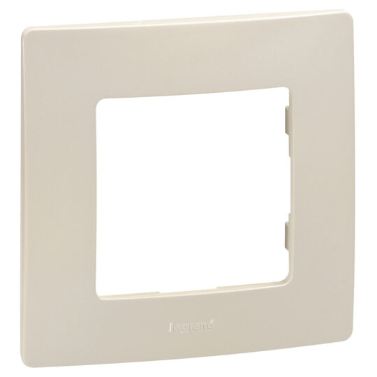 PLAQUE SIMPLE IVOIRE NILOE 665011 LEGRAND