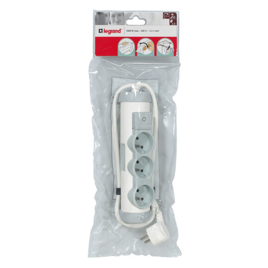 RALLONGE MULTIPRISE 3 PRISES DE COURANT 2P+T 16A 230V AVEC BLOC DE PRISE ROTATIF ET CORDON 1,5m 050071 LEGRAND