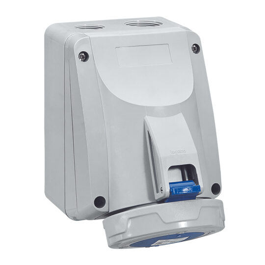 PRISE SAILLIE P17 IP66/67 32A - 200V~ à 250V~ - 3P+T+N 555456 LEGRAND