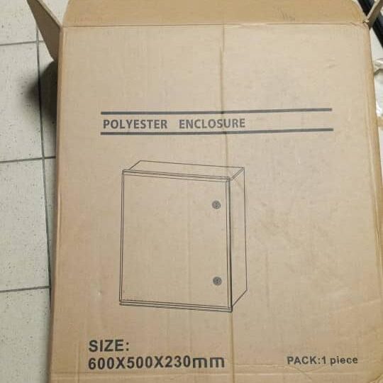 COFFRET POLYESTER 600X500X230+PLATINE PERFORE